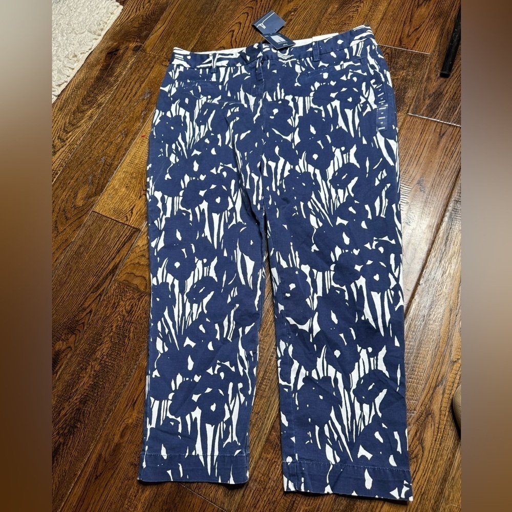 Lands' End Navy and White Floral Cropped Pants
